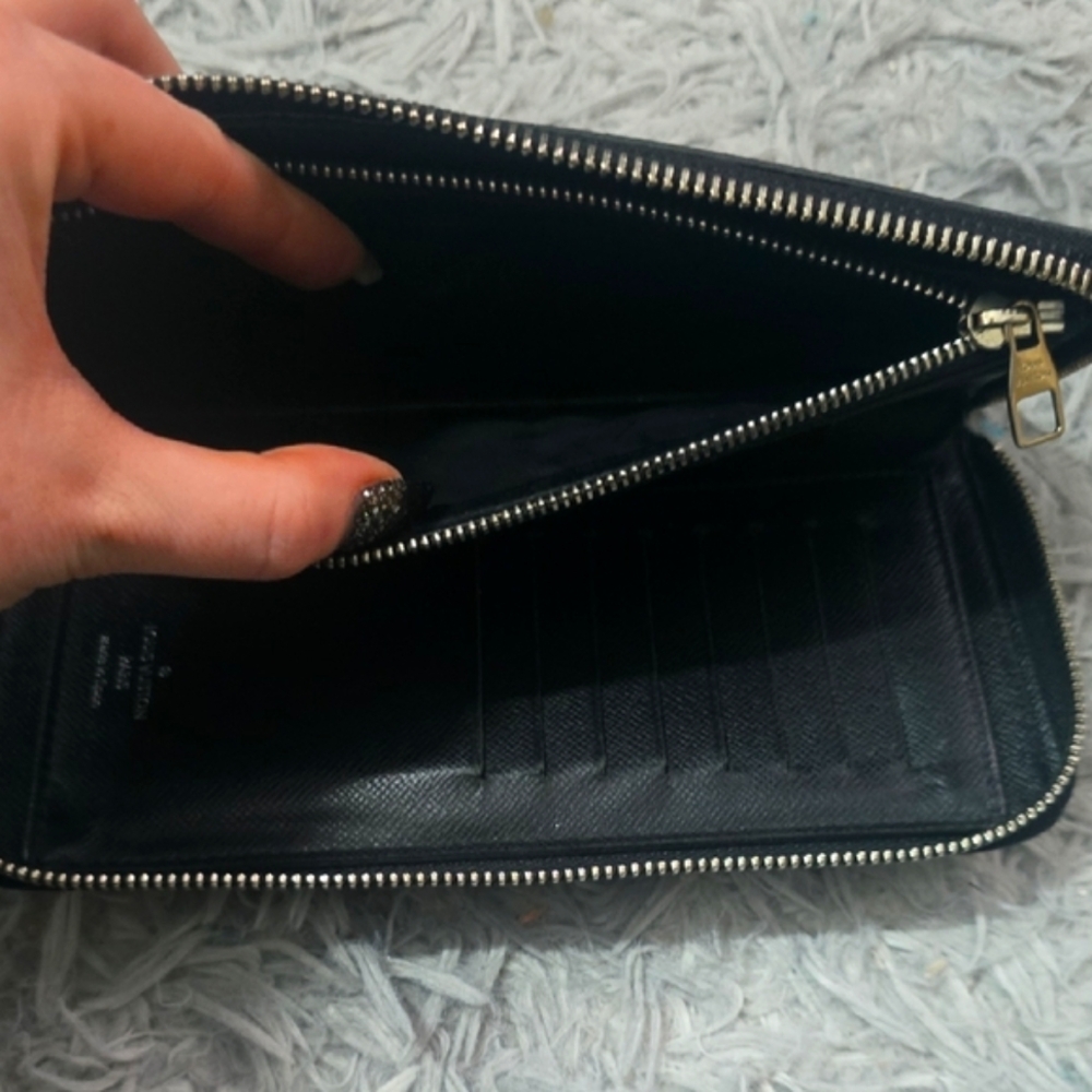 Louis Vuitton Damier Graphite Black/Gray Vertical Zip Long Wallet (EUC)COA🤍🖤🤍 - Picture 10 of 15
